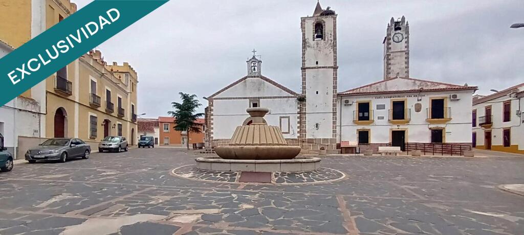 Imagen 3 de Espectacular Casa Señorial de Estilo Colonial – Una Joya Histórica en Cáceres.