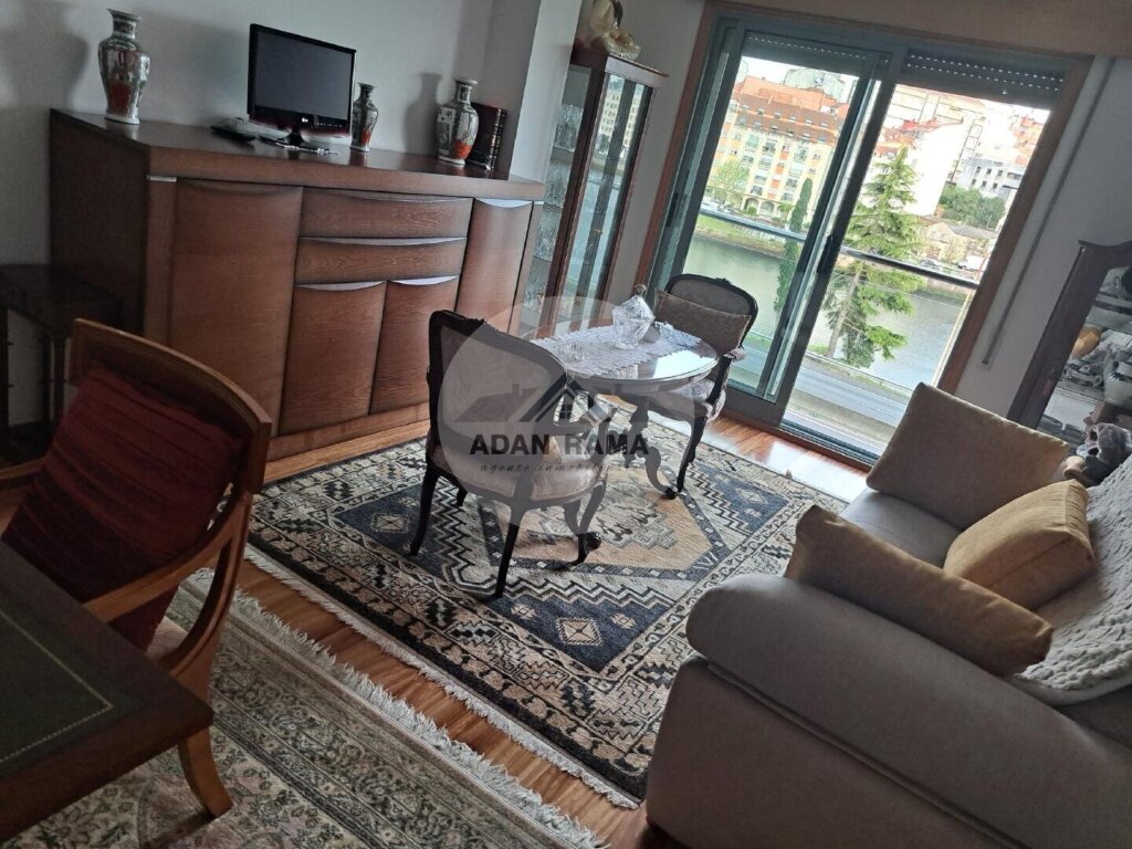 Imagen 2 de Venta de piso en Poio