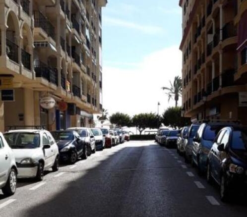 Imagen 4 de LOCAL EN BRUTO DE 250M2 CON POSIBILIDAD DE HACER 4 NEGOCIOS DISTINTOS