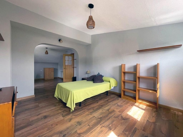 Imagen 2 de EN ALQUILER PARA CHICAS ESTUDIANTES HABITACIONES EN VILLANUEVA DE LA CAÑADA (MADRID).