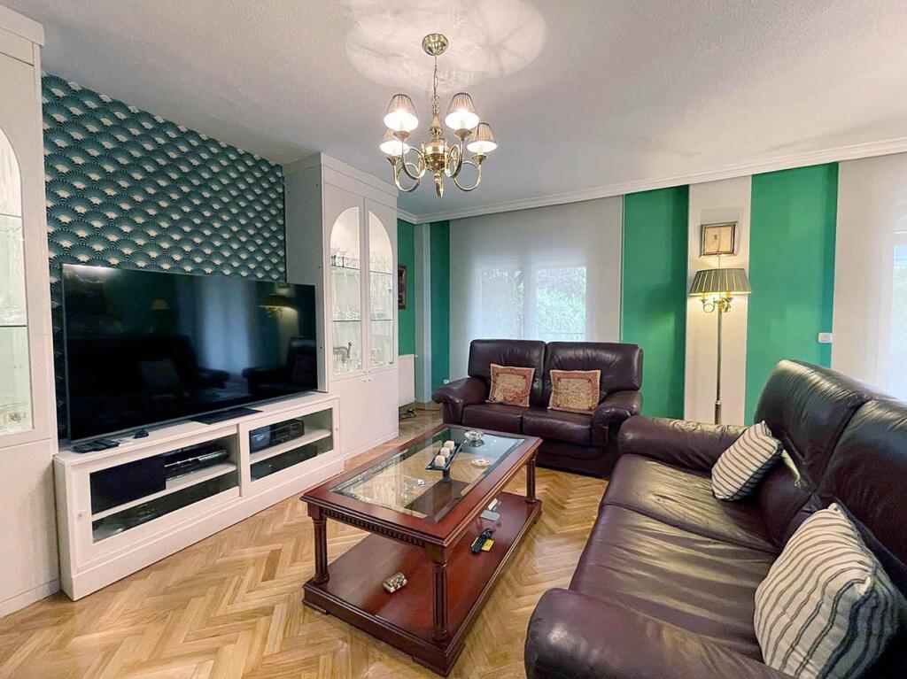 Imagen 3 de HABITACIONES CON PENSIÓN COMPLETA EN ALQUILER PARA ESTUDIANTES EN VILLANUEVA DE LA CAÑADA (MADRID).