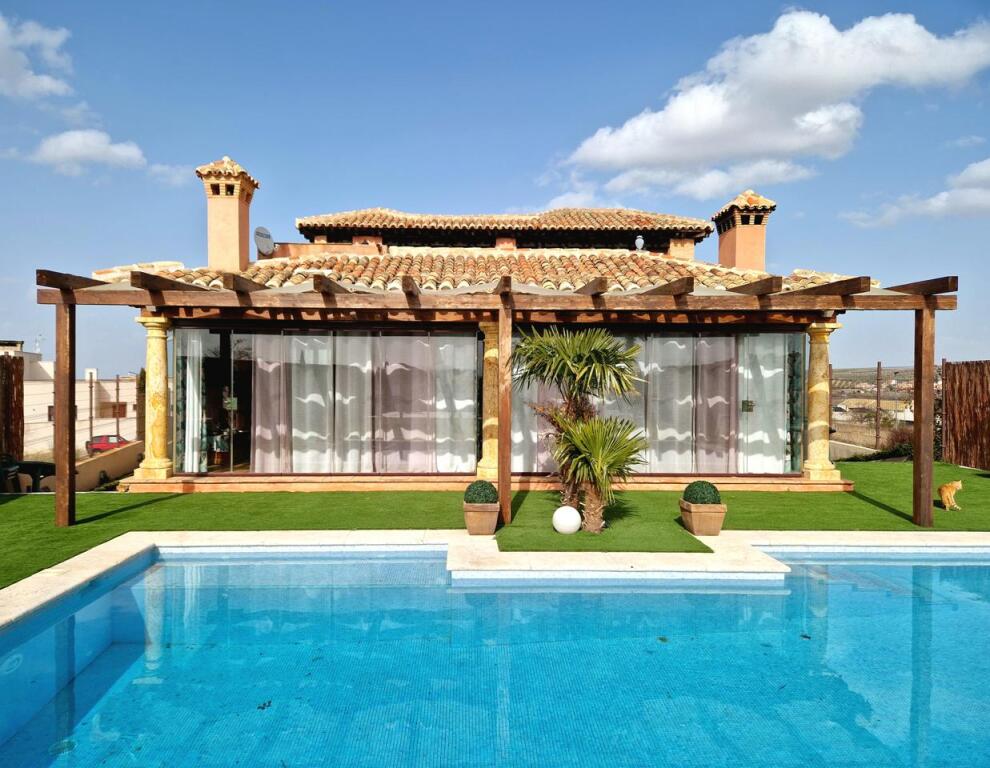 Imagen 3 de ¡VIVIENDA ÚNICA Y EXCLUSIVA EN LAYOS GOLF!