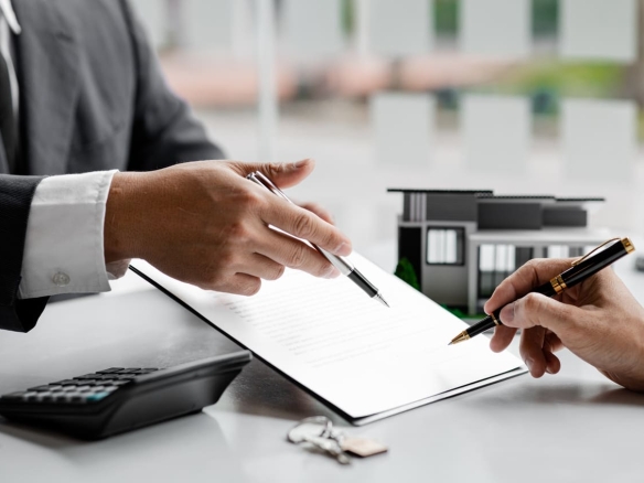 cdp_566955340_1280 - El Club del Propietario Agente inmobiliario asesora al cliente