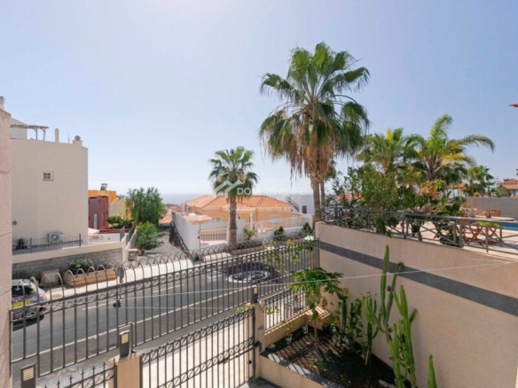 Imagen 4 de Casa-Chalet en Venta en Adeje Santa Cruz de Tenerife