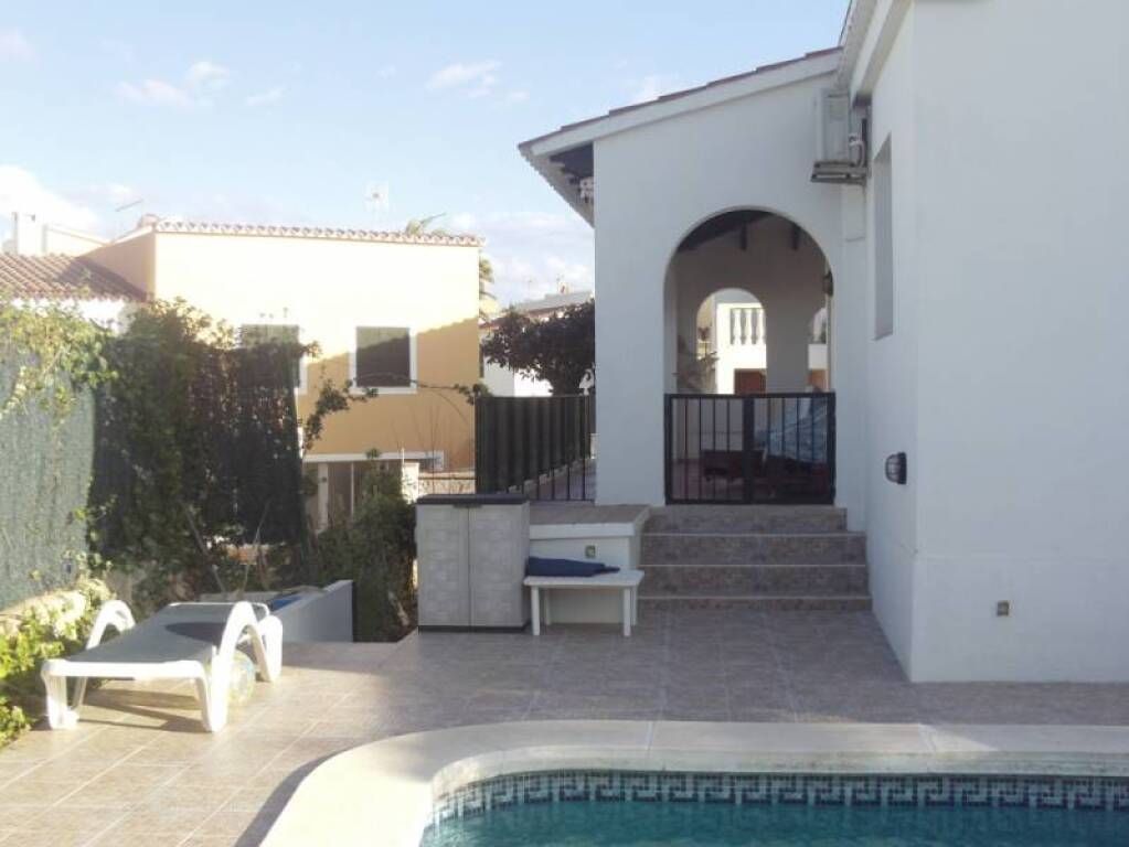 Imagen 2 de CHALET CON PISCINA SON VILAR