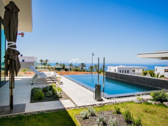 Imagen 4 de Casa-Chalet en Venta en Guia De Isora Santa Cruz de Tenerife