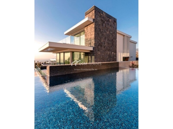 Imagen 4 de Casa-Chalet en Venta en Guia De Isora Santa Cruz de Tenerife