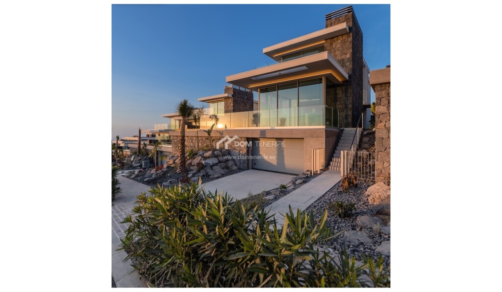 Imagen 2 de Casa-Chalet en Venta en Guia De Isora Santa Cruz de Tenerife