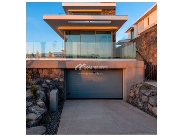 Imagen 3 de Casa-Chalet en Venta en Guia De Isora Santa Cruz de Tenerife