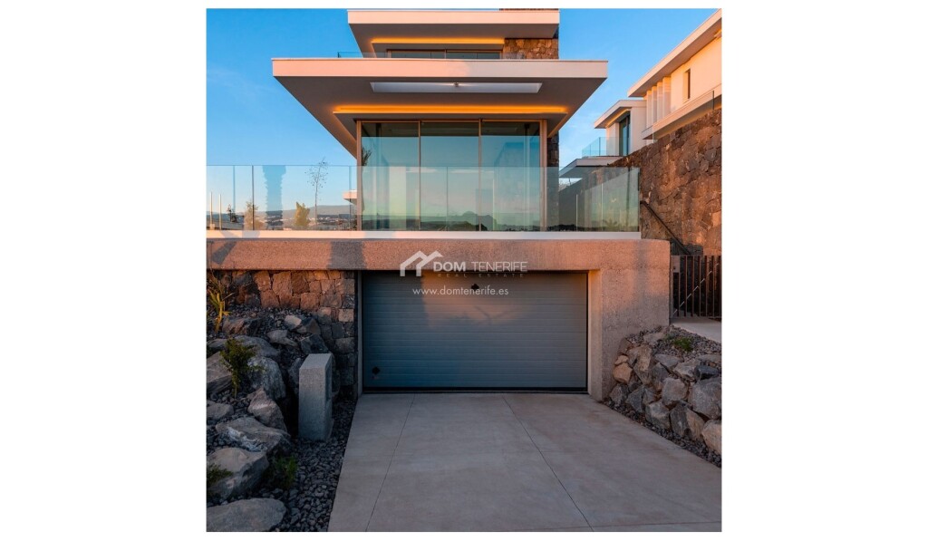 Imagen 3 de Casa-Chalet en Venta en Guia De Isora Santa Cruz de Tenerife