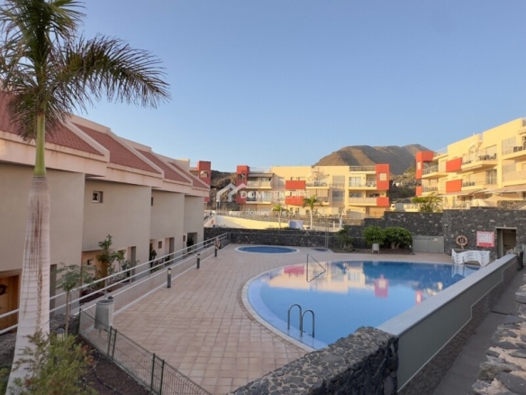 Imagen 1 de Casa de pueblo en Venta en Santiago Del Teide Santa Cruz de Tenerife