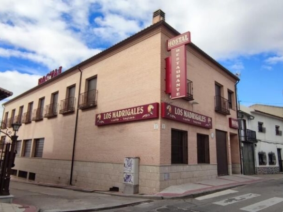 Imagen 2 de EDIFICIO TURISTICO EN LOMINCHAR