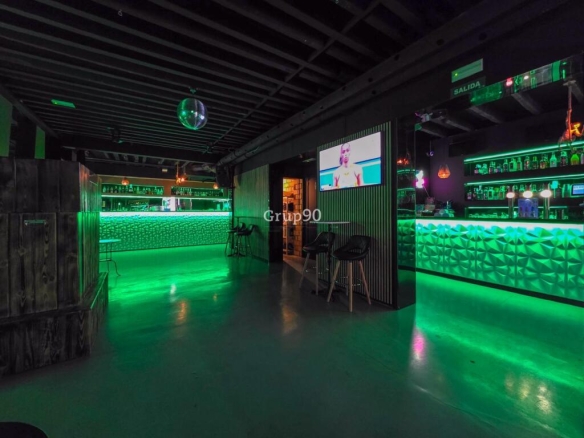 Imagen 2 de ¡GRAN OPORTUNIDAD! TRASPASO DE PUB EN LLEIDA