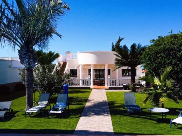 Imagen 1 de Casa-Chalet en Venta en Adeje Santa Cruz de Tenerife