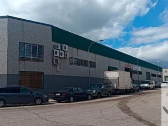 Imagen 3 de VENTA NAVES INDUSTRIALES EN YUNCLER **ESTÁN ALQUILADAS**