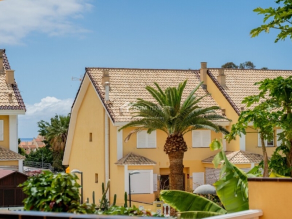 Imagen 3 de Casa de pueblo en Venta en Arona Santa Cruz de Tenerife