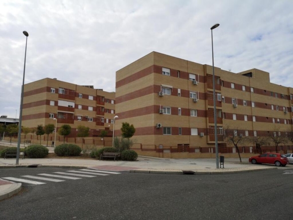 Imagen 2 de Dos locales + 47 plazas de Parking