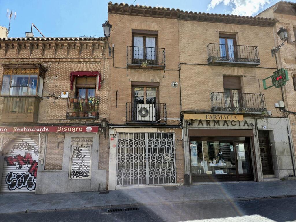 Imagen 2 de CASA CON LOCAL EN PUERTA BISAGRA