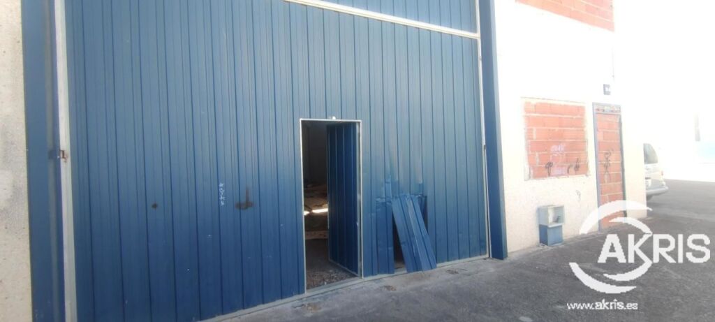 Imagen 2 de Nave Industrial Ocupada en el Viso de San Juan