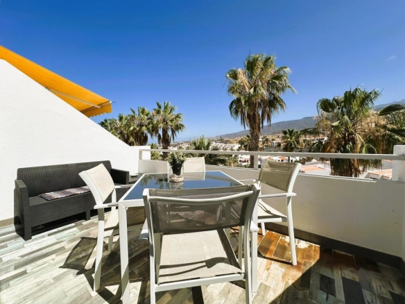 Imagen 2 de Encantador Estudio con Terraza y Vista al Mar en Torviscas