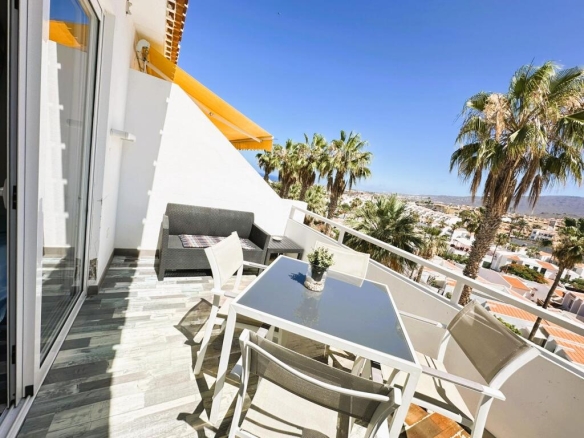 Imagen 4 de Encantador Estudio con Terraza y Vista al Mar en Torviscas