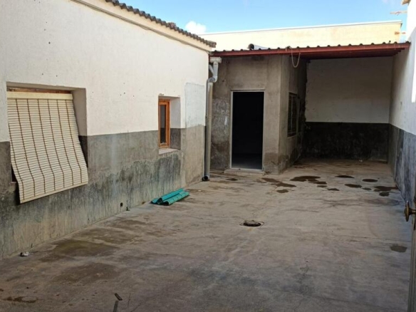 Imagen 3 de CASA A LA VENTA ¡¡OKUPADA!!