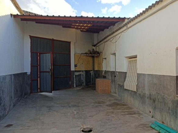 Imagen 1 de CASA A LA VENTA ¡¡OKUPADA!!