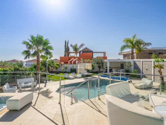 Imagen 4 de Casa-Chalet en Venta en Adeje Santa Cruz de Tenerife