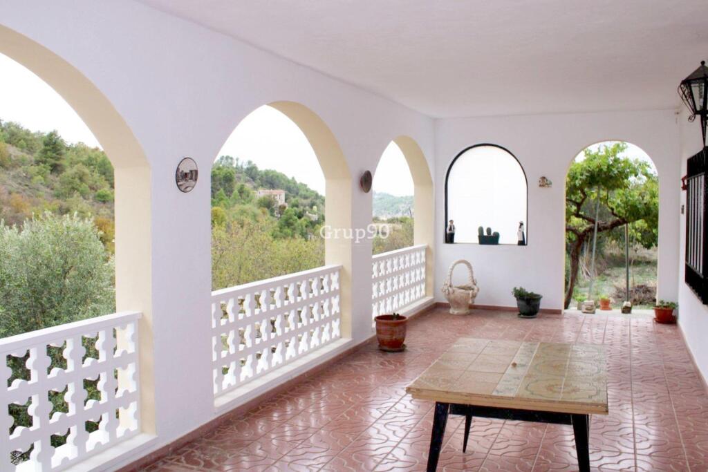 Imagen 2 de EXCLUSIVA APIALIA ¡Oportunidad única! Masía con encanto y gran terreno junto a Guimerà