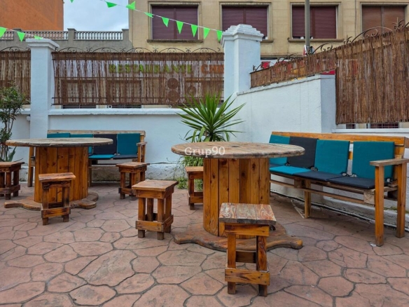 Imagen 3 de ? ¡OPORTUNIDAD DE TRASPASO EN LLEIDA! BAR MUSICAL CON POSIBILIDAD DE RESTAURANTE O CAFETERÍA ??️