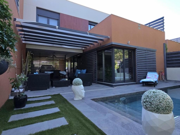 Imagen 3 de Descubre tu Nuevo Estilo de Vida: Chalet en Valparaíso con zonas comunes