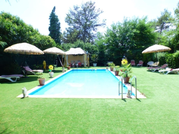 jardín y 2.600 m² de parcela privada