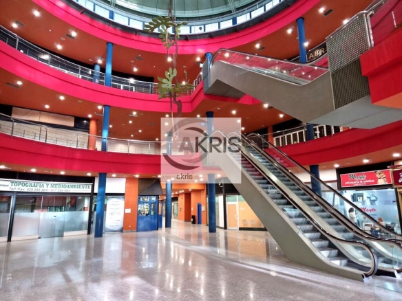 Imagen 3 de LOCAL EN LA MEJOR ZONA DE TOLEDO