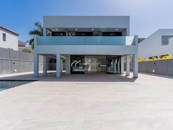 Imagen 4 de Casa-Chalet en Venta en Adeje Santa Cruz de Tenerife