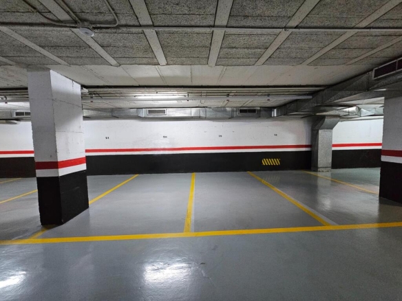 Imagen 3 de VENTA LOCAL CON PLAZA DE GARAJE INCLUIDA EN EDIFICIO CHURRUCA - GUANARTEME - MESA Y LOPEZ - LAS PALMAS DE GRAN CANARIA