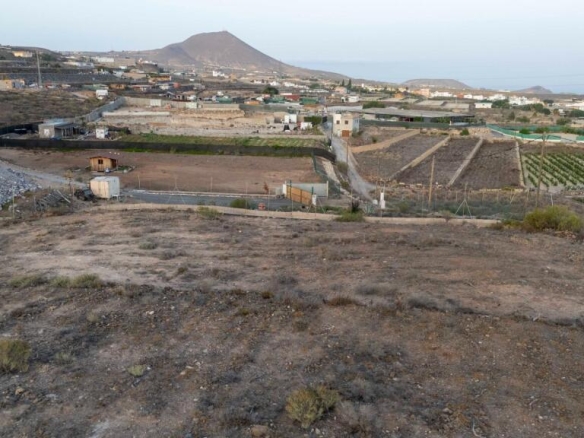 Imagen 3 de SE VENDE TERRENO RÚSTICO CON VISTAS AL MAR Y A LA MONTAÑA – SAN MIGUEL DE ABONA – 3.380 m²