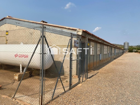 Imagen 1 de Nave de 1.500 m² con luz - El Club del Propietario Imagen 1 de Nave de 1.500 m² con luz