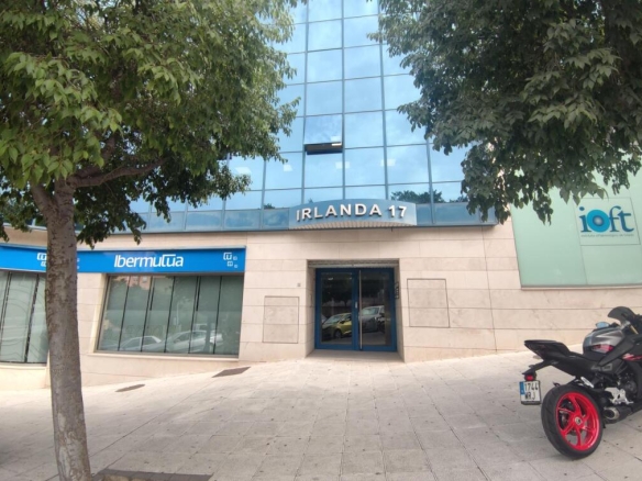 Imagen 1 de OFICINA OPERATIVA EN ED. EMBLEMÁTICO EN ALQUILER