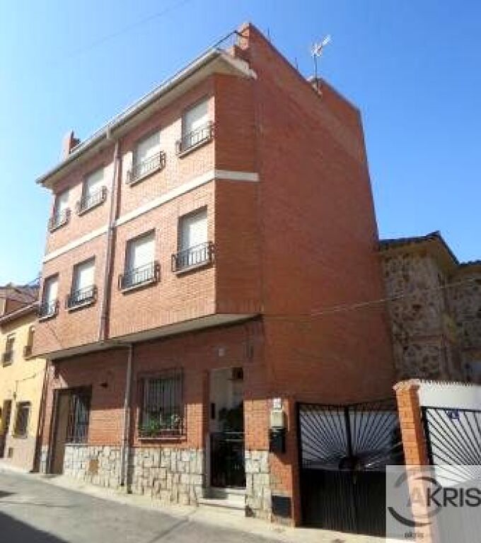 Imagen 2 de VIVIENDA CENTRICA EN NAVAHERMOSA