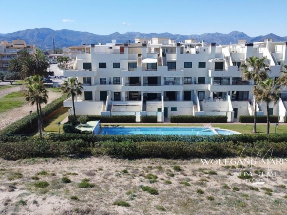 Imagen 1 de Exclusivo Dúplex de Lujo en Primera Línea de Playa – Oliva Nova