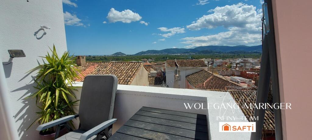 Imagen 3 de ¡Tu casa integralmente modernizada te espera en el centro histórico de Palma de Gandía!