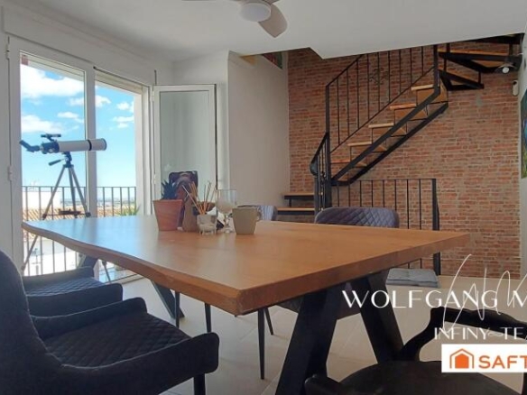 Imagen 1 de ¡Tu casa integralmente modernizada te espera en el centro histórico de Palma de Gandía!