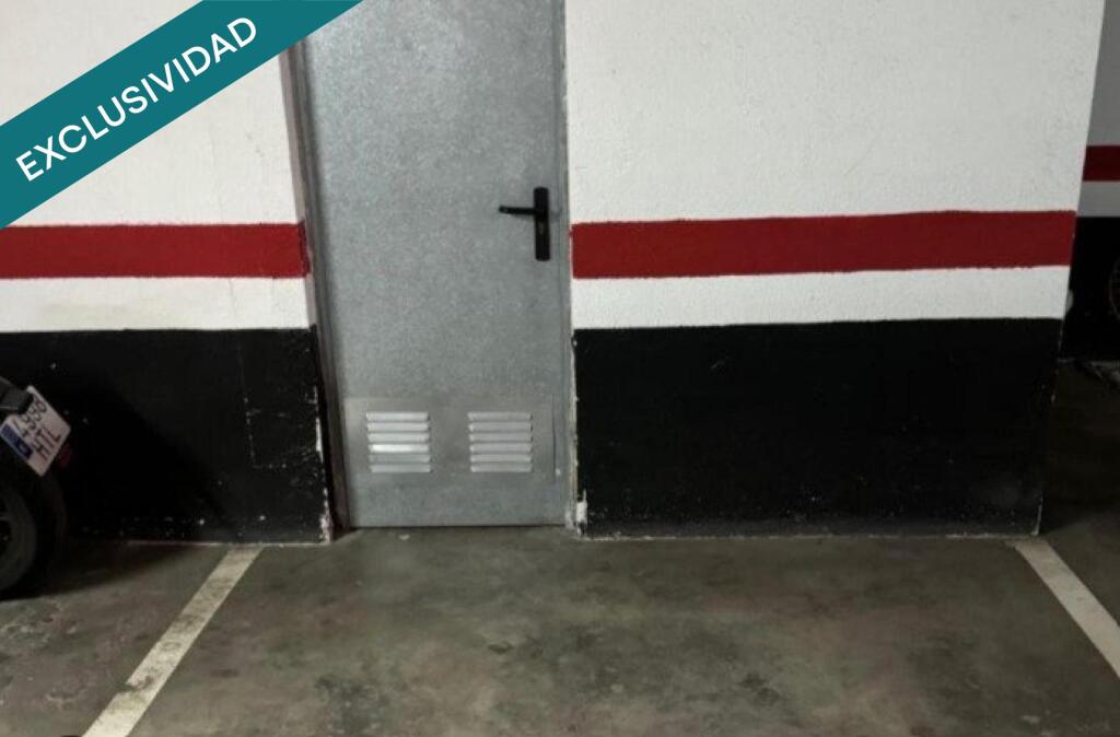 Imagen 2 de Conjunto de 6 plazas de aparcamiento y 6 trasteros.