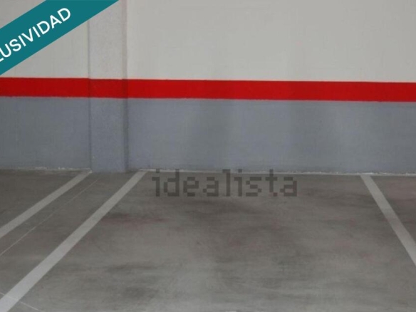 Imagen 1 de Conjunto de 6 plazas de aparcamiento y 6 trasteros.