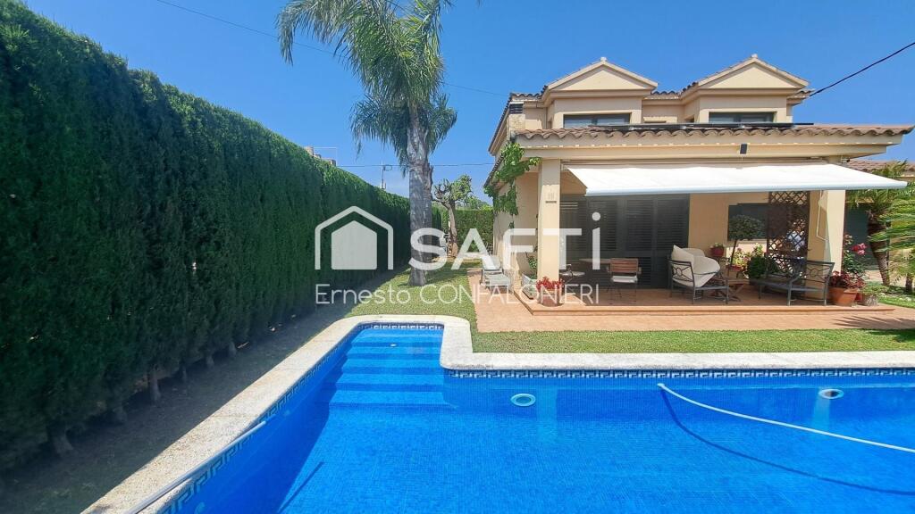 Imagen 2 de Chalet  en la mejor zona residencial de vinaros.