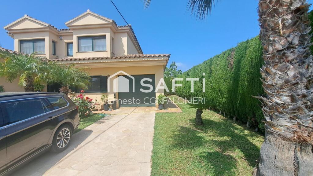 Imagen 3 de Chalet  en la mejor zona residencial de vinaros.