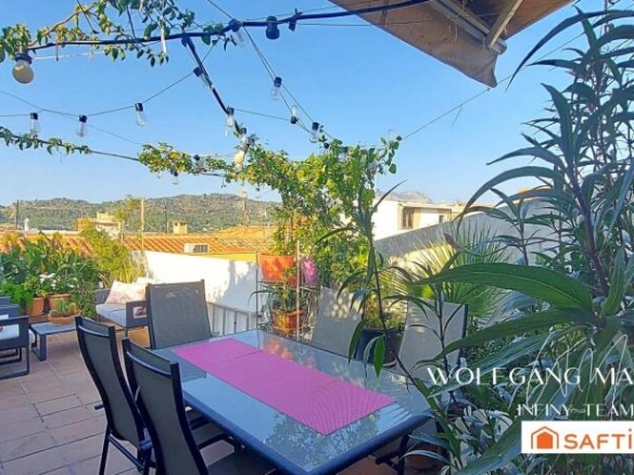 Imagen 3 de Casa familiar histórica modernizada en el corazón de Pedreguer