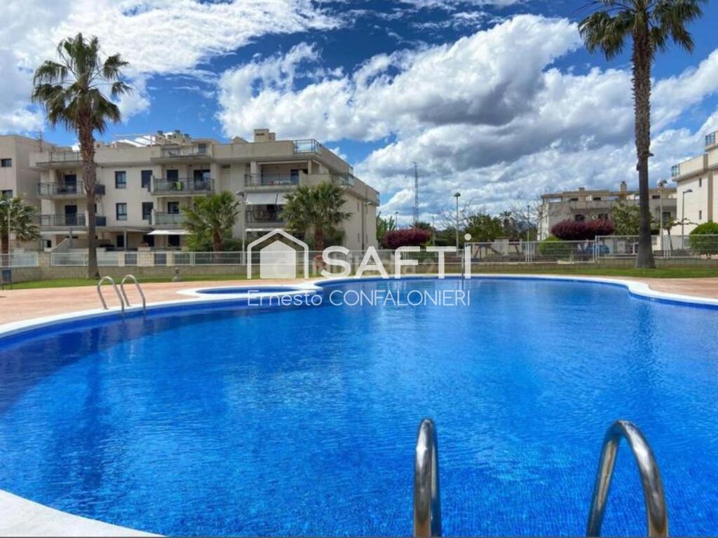 Imagen 3 de Hermoso piso esquinero con vistas al mar y con licencia turística en urbanización Panorámica Golf.
