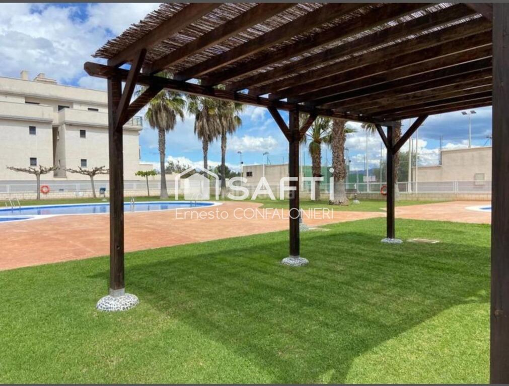 Imagen 4 de Hermoso piso esquinero con vistas al mar y con licencia turística en urbanización Panorámica Golf.