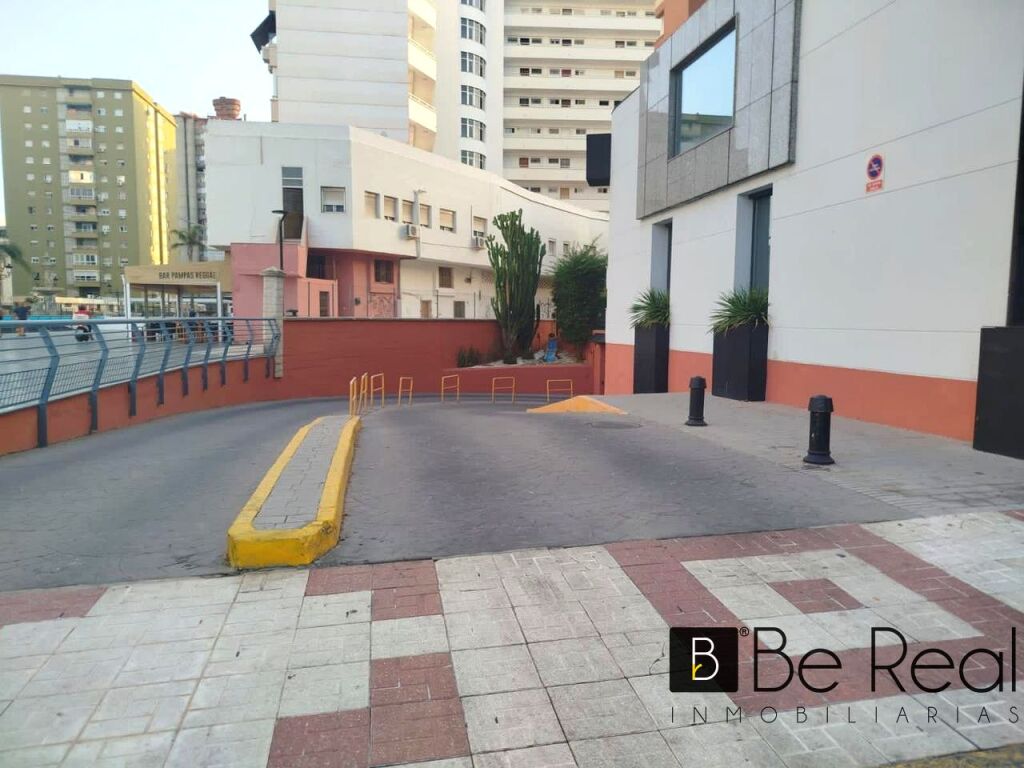 Imagen 4 de PLAZA DE APARCAMIENTO EN PLENO CENTRO DE TORREMOLINOS